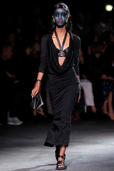 Look 9